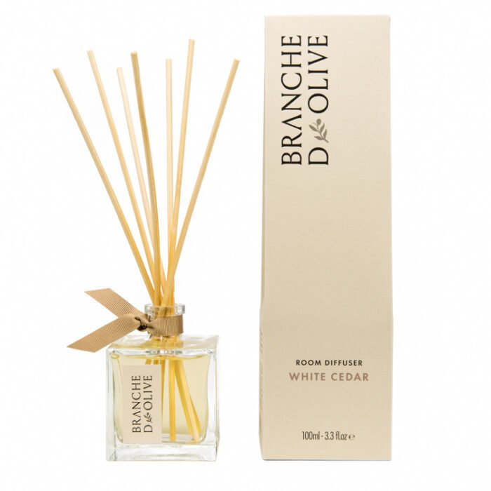Branche d'Olive White Cedar scented Room Diffuser and display box