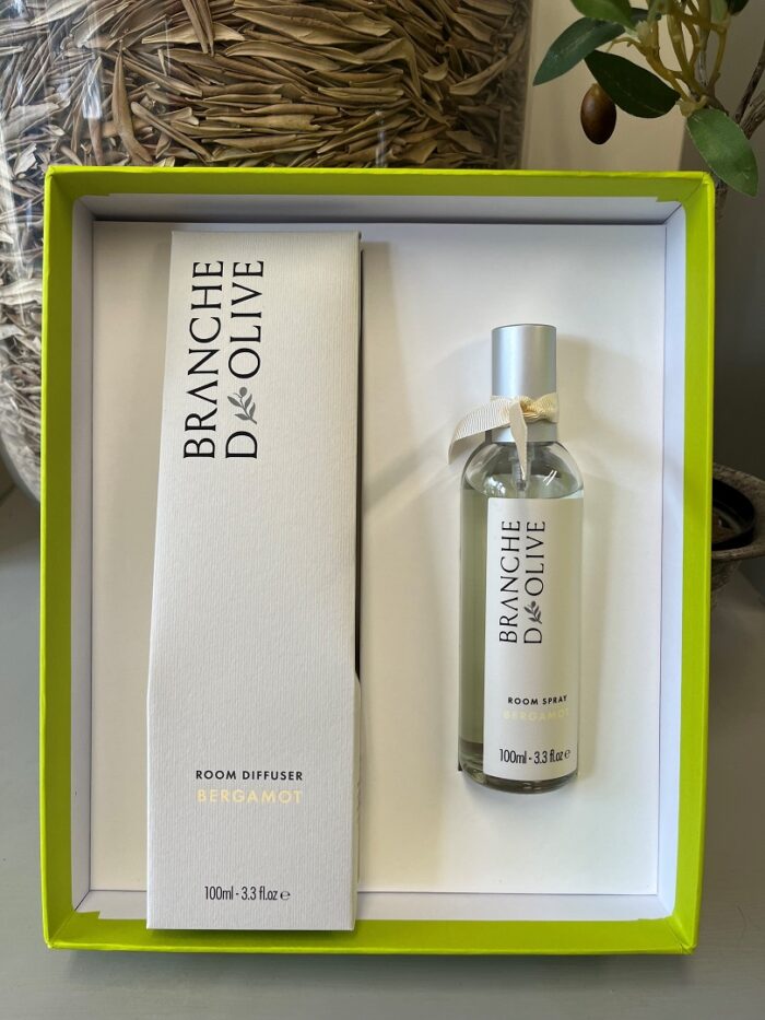 Branche d'Olive's Bergamot Gift Set shown in a Lime gift box with 1 Bergamot diffuser and one Bergamot Room Spray